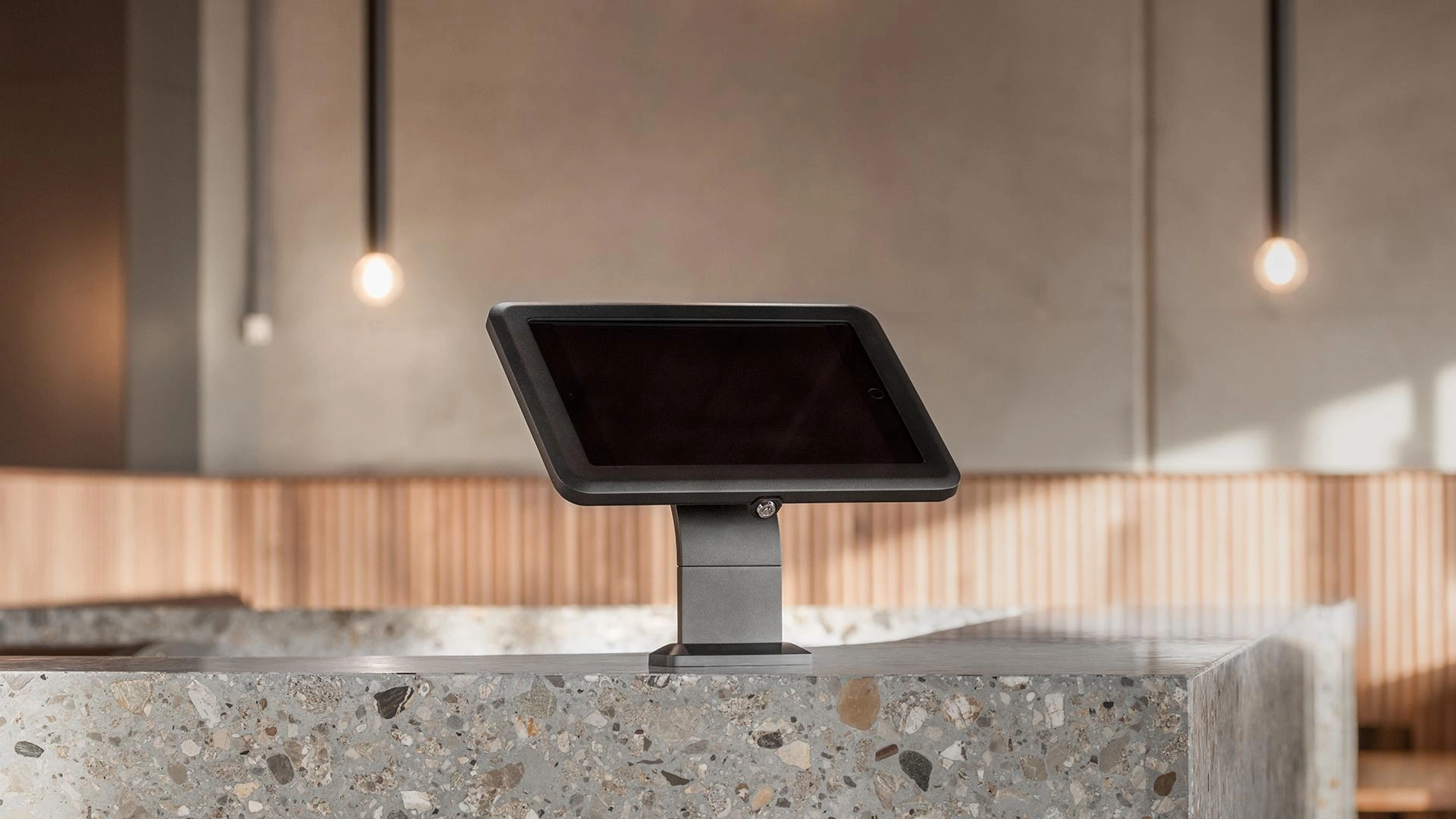 Como iPad Stand Black Or White Bolt Down or Free Standing